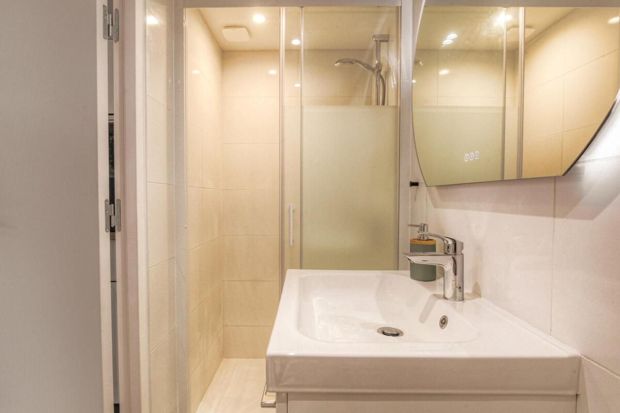 Apartamento Atypique Et Reposant Avec Parking Gratuit Villeurbanne Exterior foto